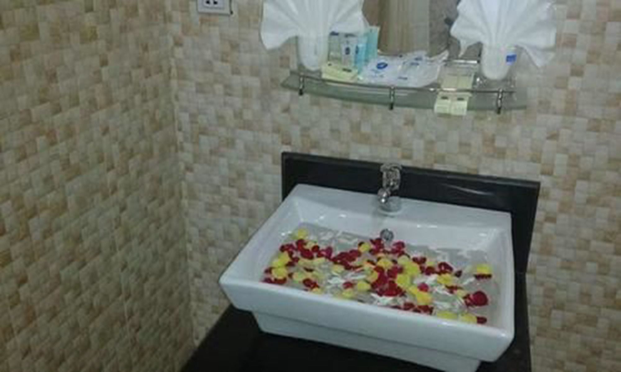 Famous Hotel Баго Экстерьер фото