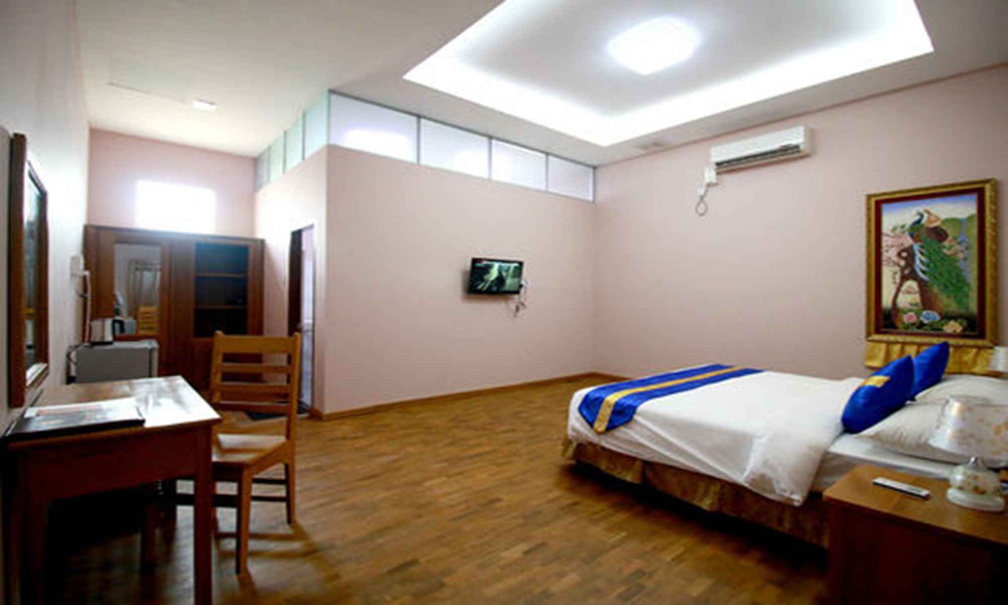 Famous Hotel Баго Экстерьер фото